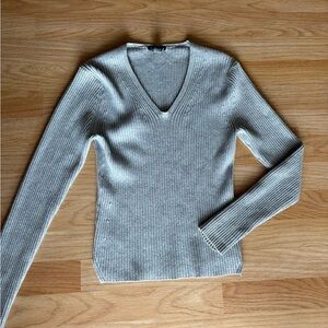 GAP Light Gray V-Neck Women's Sweater
